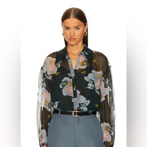New Matilda Top in Green Gables Multi
Joie revolve floral long sleeve buttondown